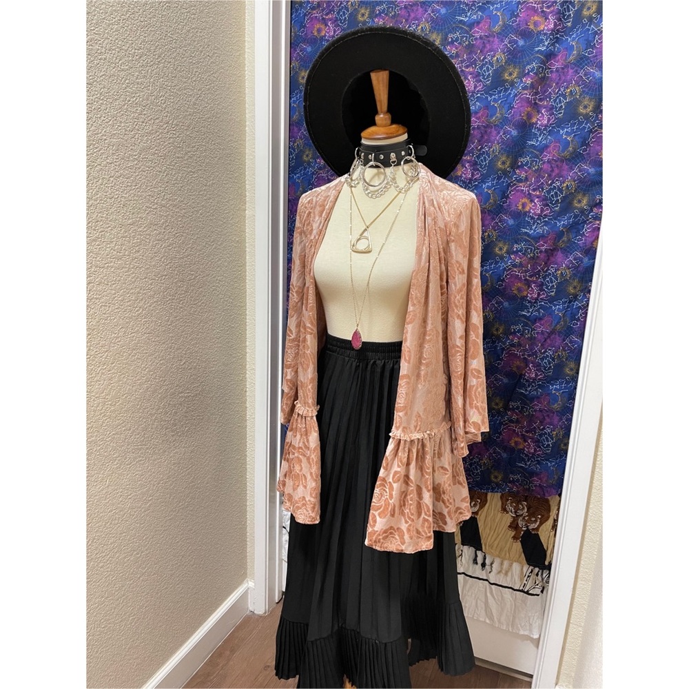 π Lovely Velvet ruffle cardigan - Picture 11 of 11